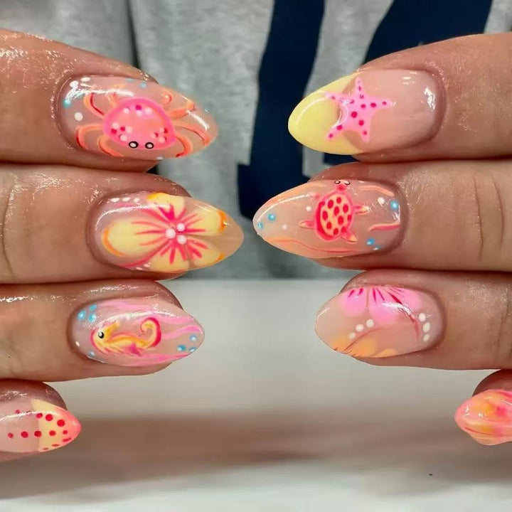 Nail set with maritime design and vibrant 3D motifs Kalsten