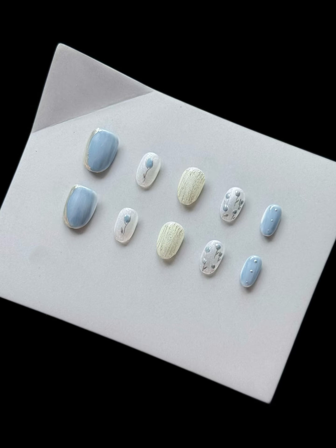 Artistic Press-On Nail Set with Textured Designs