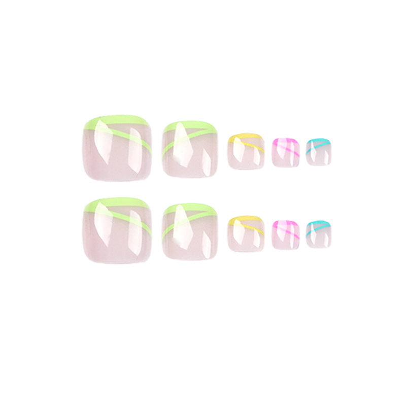 Artful toenail design with modern lines Kalsten