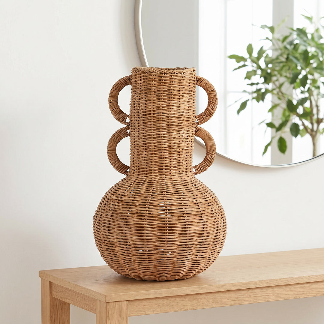 Handcrafted decorative vase with modern design Kalsten