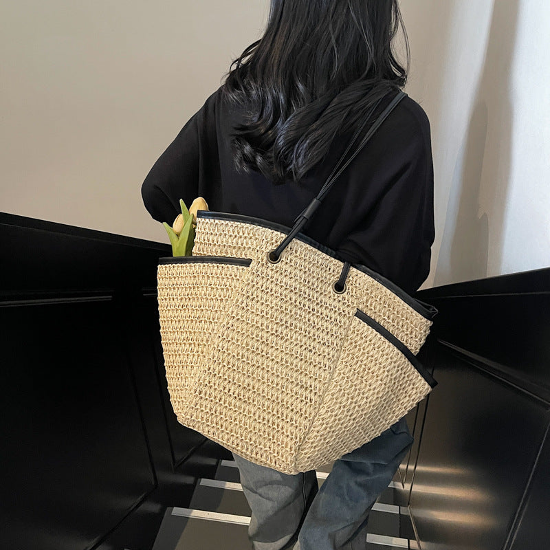 Spacious bast shopping bag with elegant leather accents Kalsten