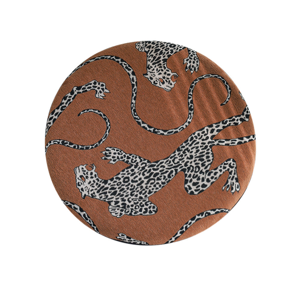 Round seat cushion with jacquard leopard design, thick padding and non-slip underside Kalsten
