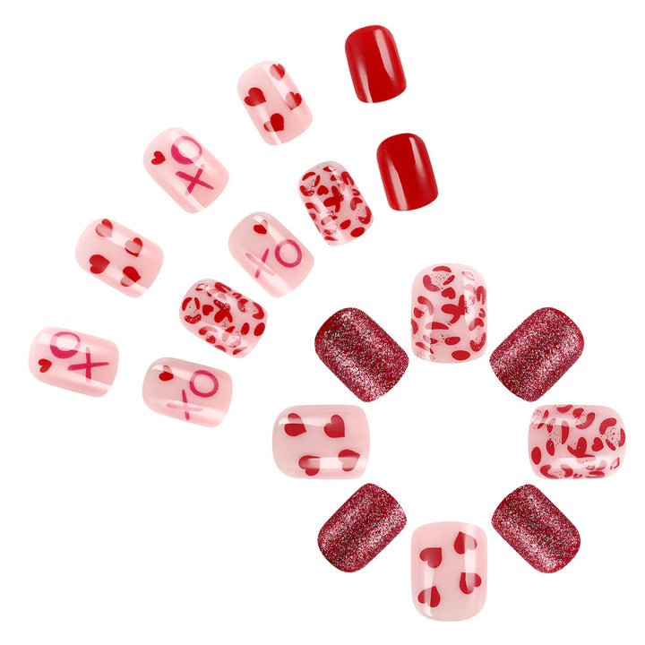Artistic Heart-Embellished Nail Art Kalsten