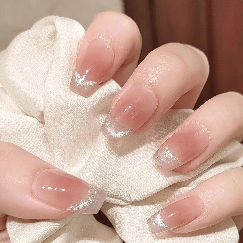 Elegant and Stylish Artificial Nails with Practical Design Kalsten