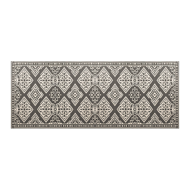 Vintage-Inspired Geometric Area Rug Kalsten