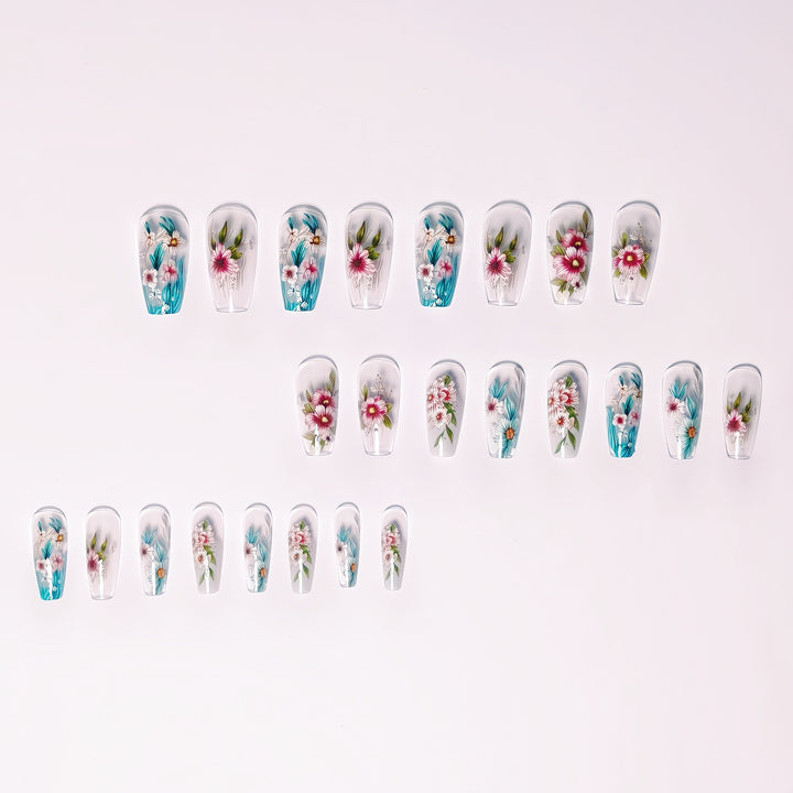 Artificial nail design with floral accents Kalsten