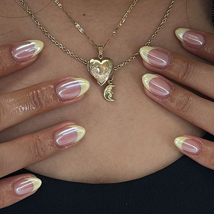 Elegant and refined nail art with shimmering French-tip Kalsten