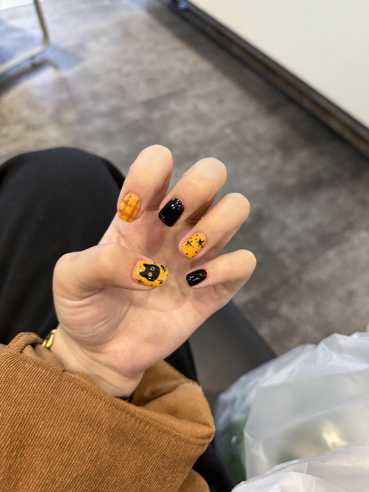 Creative Nail Art with Halloween Motif Kalsten