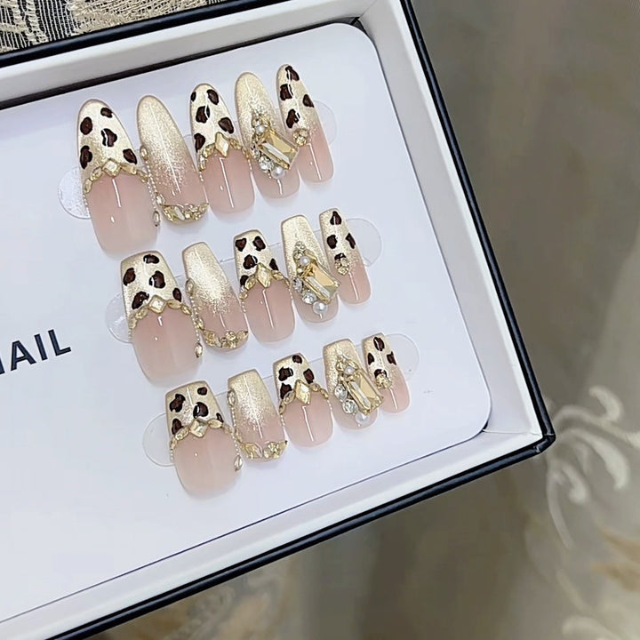 Artistic Press-On Nail Set with Leopard Accents Kalsten
