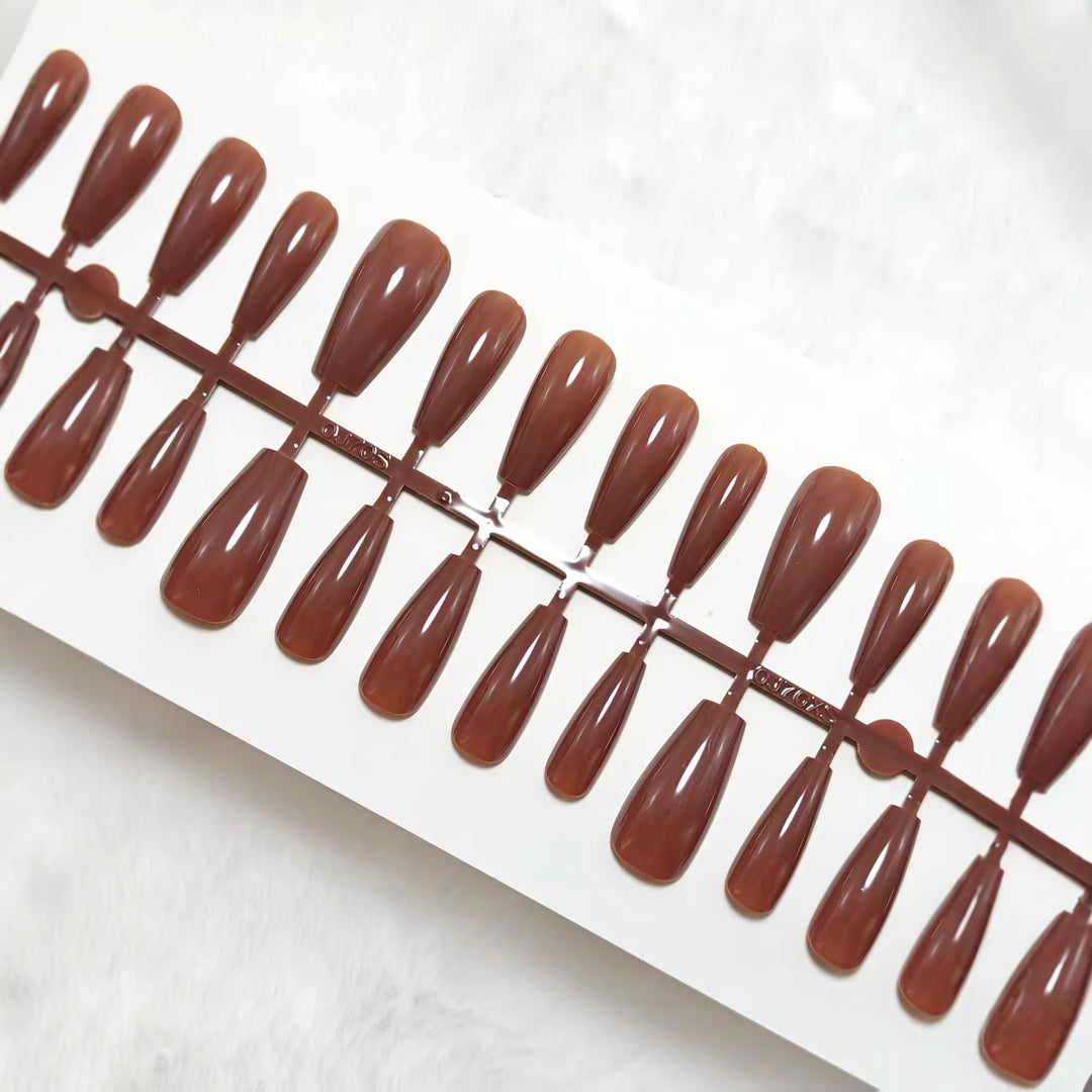 Artificial nails in elegant drop design Kalsten