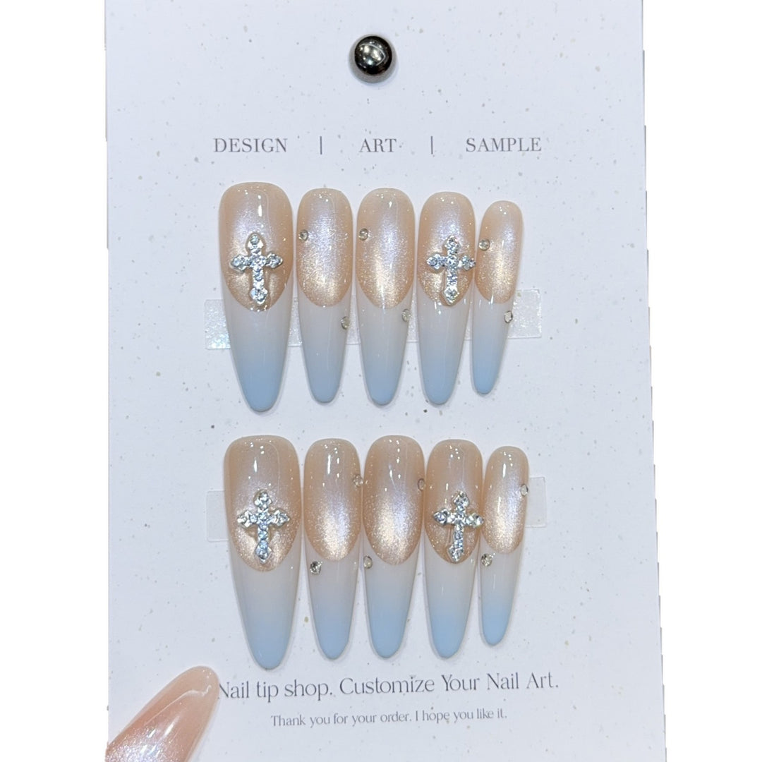 Artificial nails with luxurious sparkling rhinestone details Kalsten