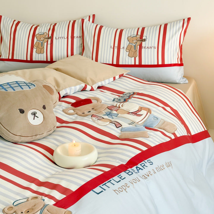 Children's bedding set with embroidered teddy bear and classic striped pattern Kalsten
