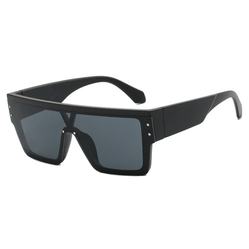 Women's fashionable sunglasses with oversized design and protective UV filter Kalsten