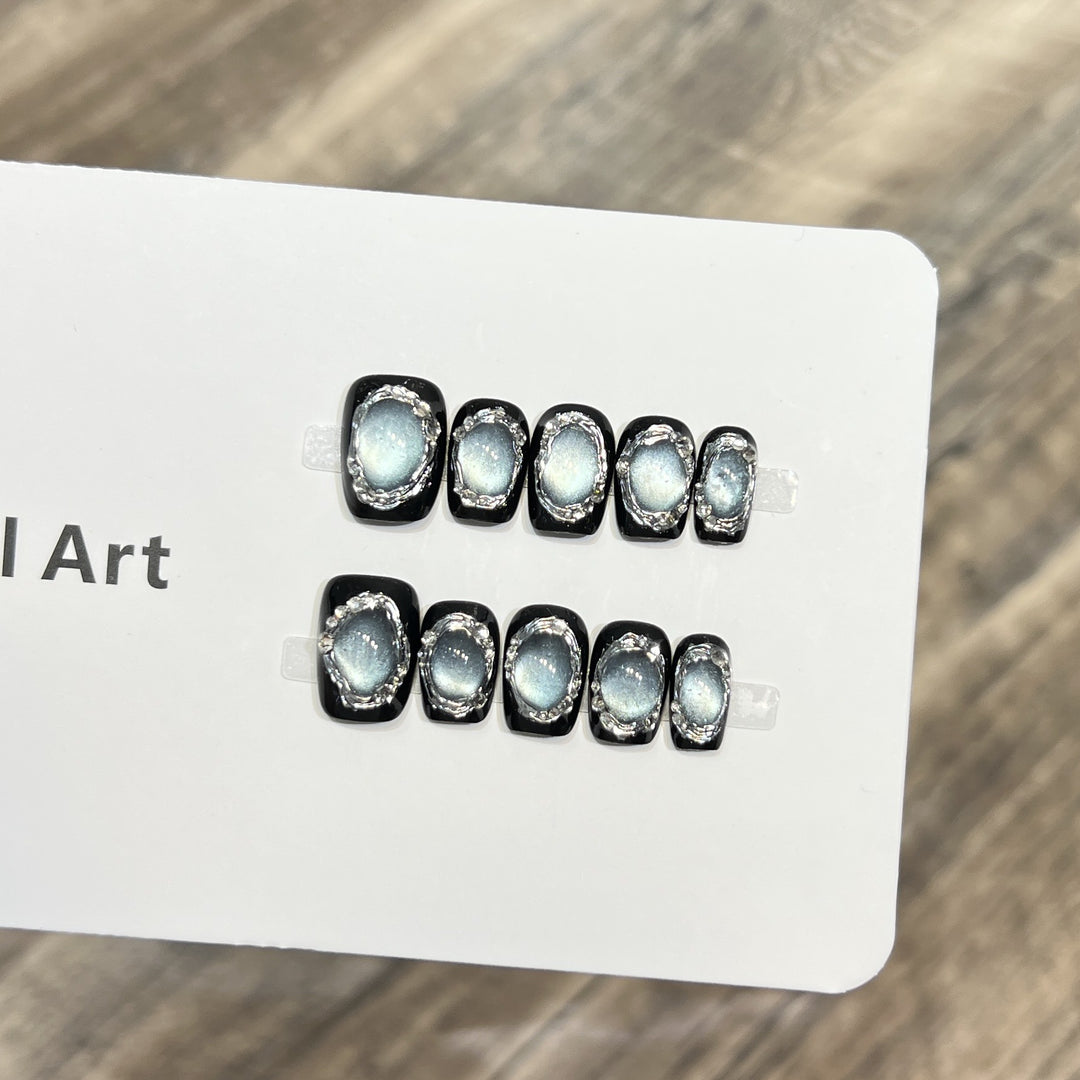 Glamorous Press-On Nail Art Set with Silver Accents Kalsten