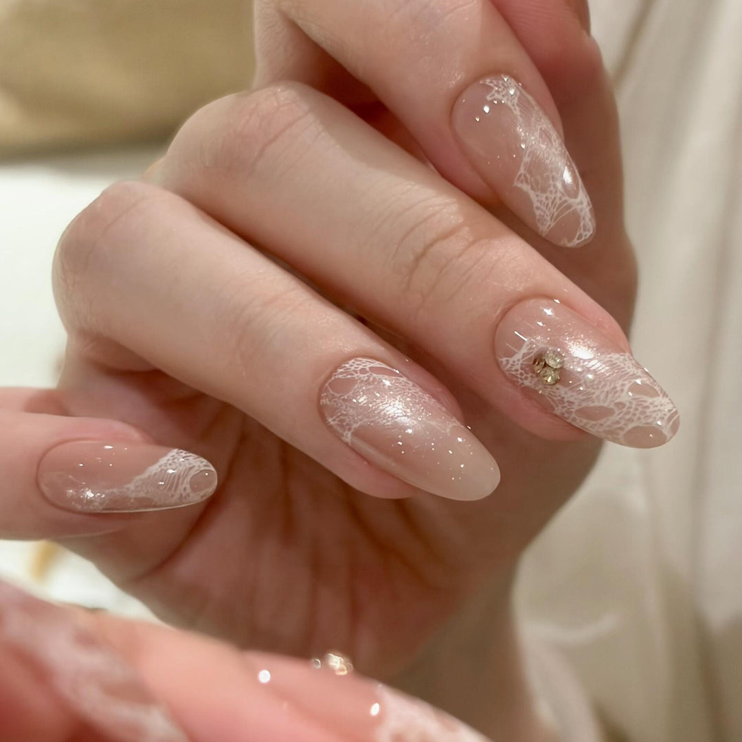 Elegant artificial nails with tips and glitter Kalsten