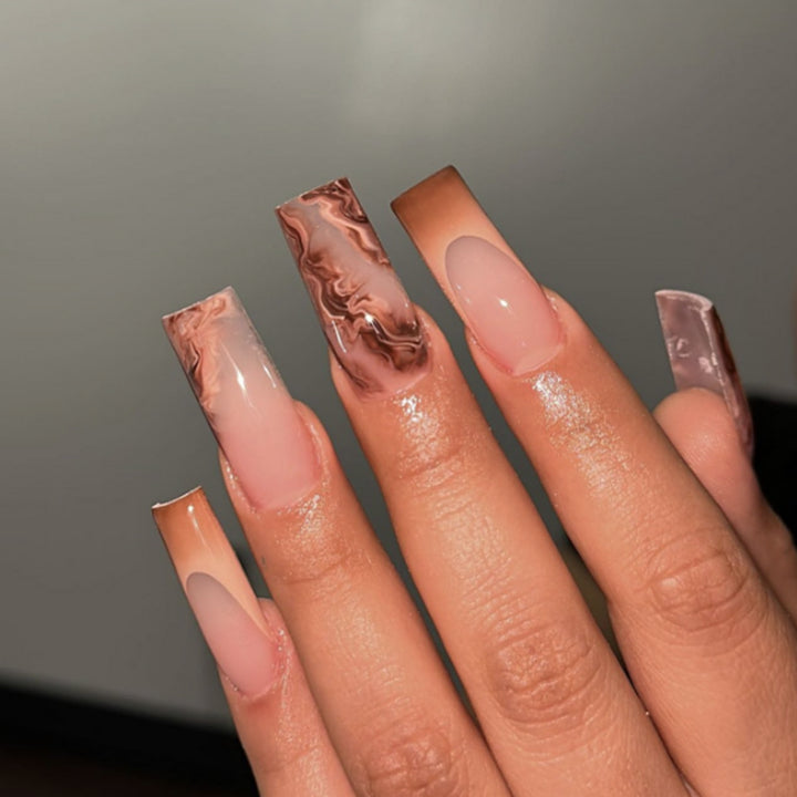 Artistic and elegant gel nails Kalsten