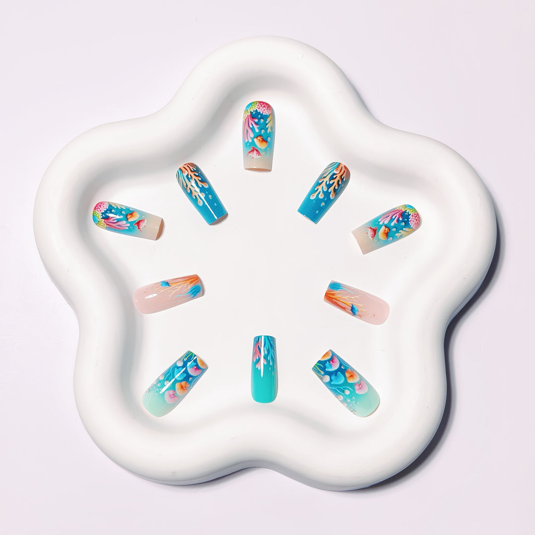 Art nails with filigree underwater motif Kalsten