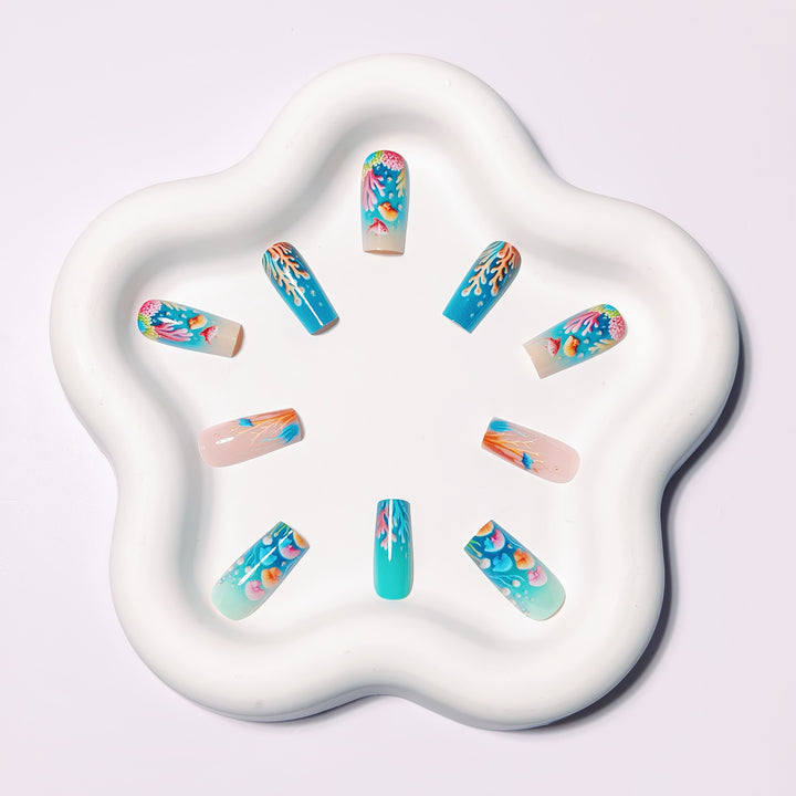 Art nails with filigree underwater motif Kalsten