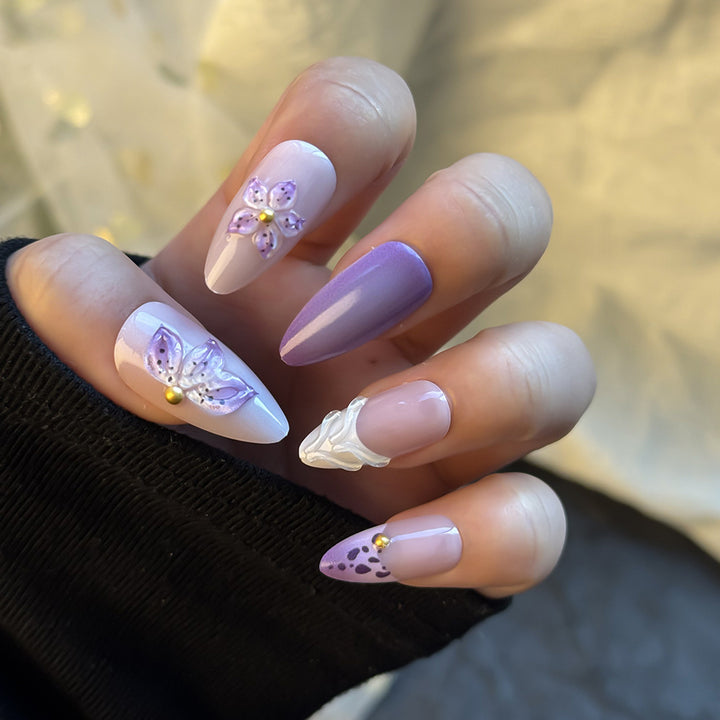 Floral-Themed Press-On Nail Art Set Kalsten