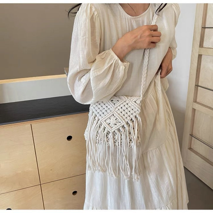 Macrame shoulder bag with fringed accents Kalsten