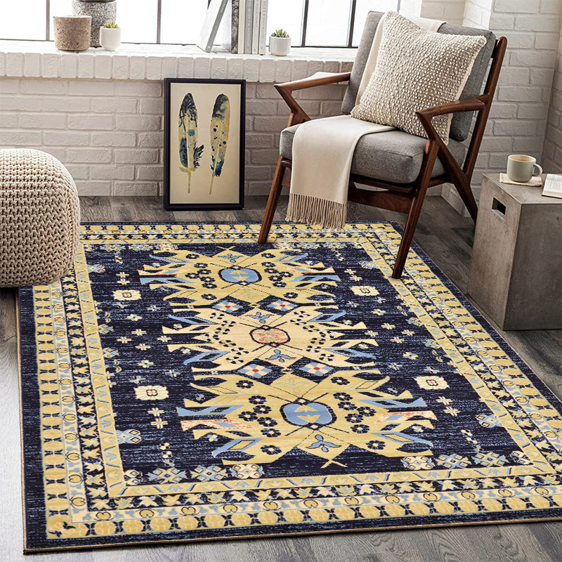 Vintage-Inspired Ornate Area Rug