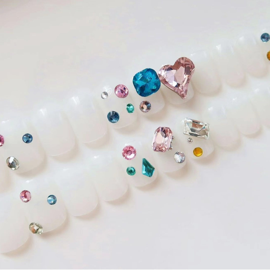 Glamorous Press-On Nail Art Set with Rhinestone Accents