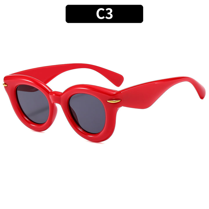 Retro-Inspired Oversized Cat-Eye Sunglasses
