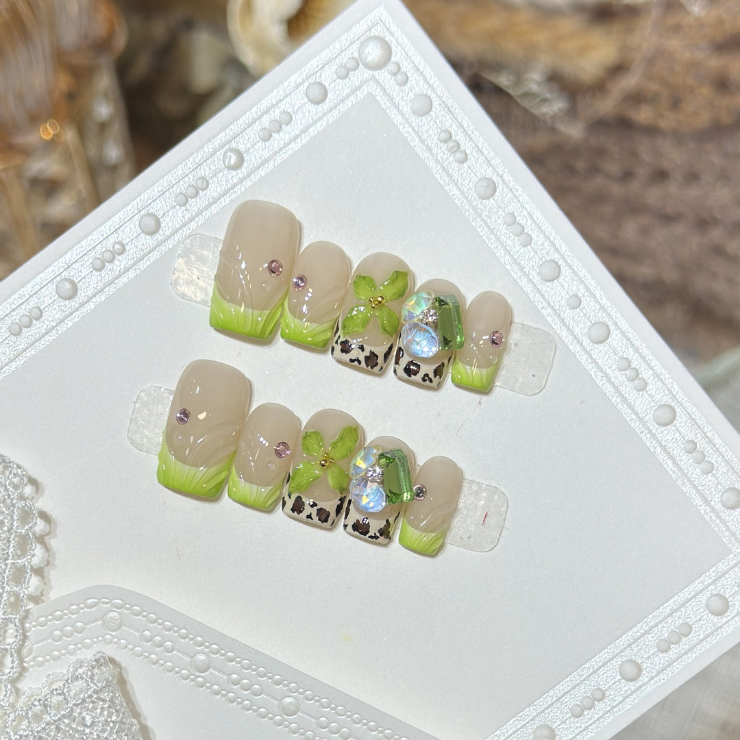 Floral-Themed Press-On Nail Set Kalsten