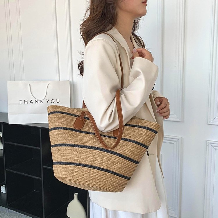 Beach bag with elegant woven design Kalsten