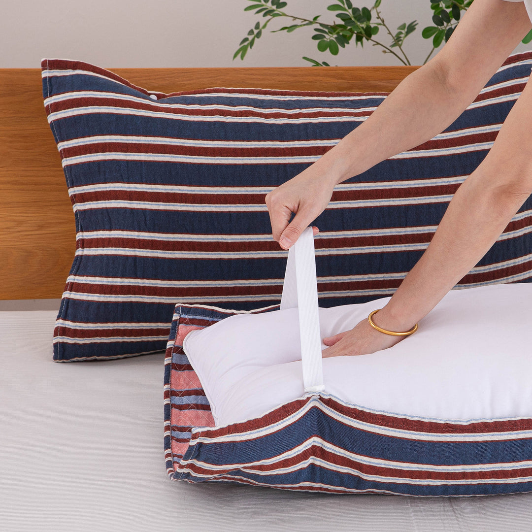 Unisex pillow with practical carrying handle Kalsten