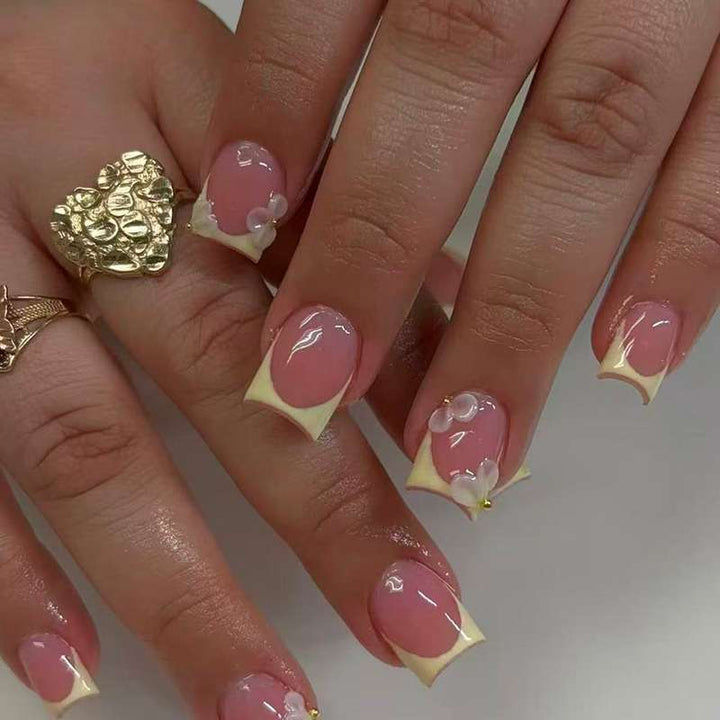 Decorative Press-On Nail Art Set with Floral Accents Kalsten