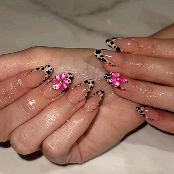 Nail art set with trendy floral designs and elegant dots Kalsten