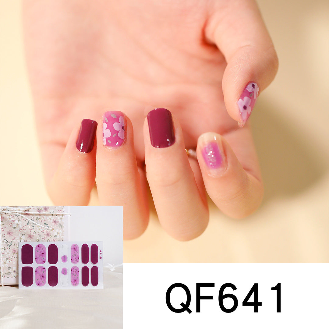 Artificial nail design with heart motif Kalsten
