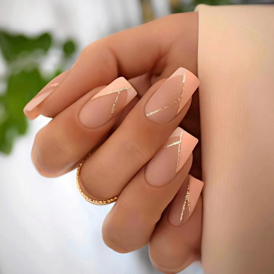 Elegant Press-On Nail Art Set with Gold Accents Kalsten