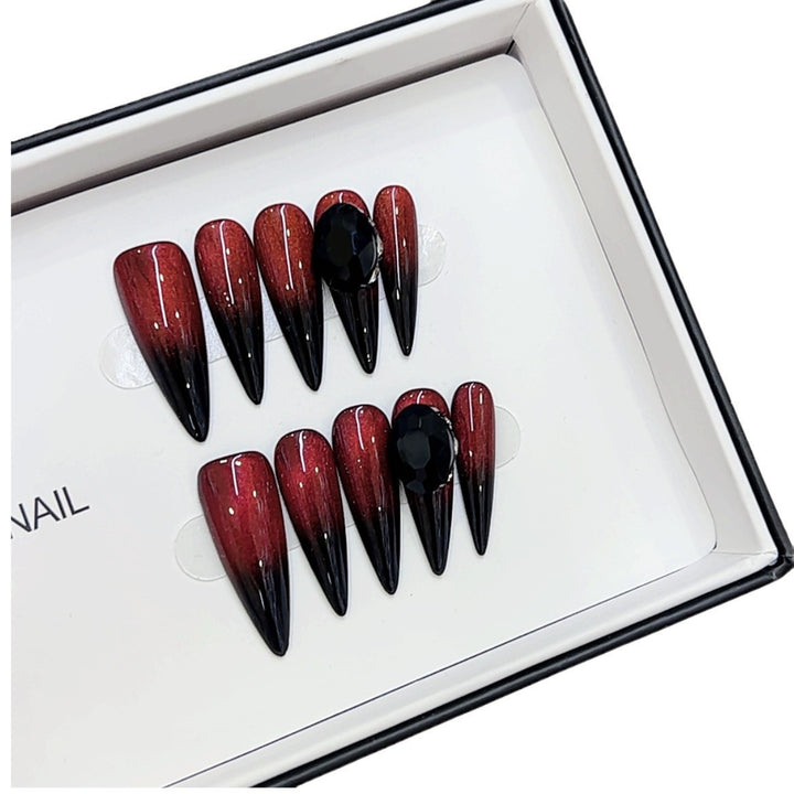 Artistic Gothic-Inspired Press-On Nail Set Kalsten