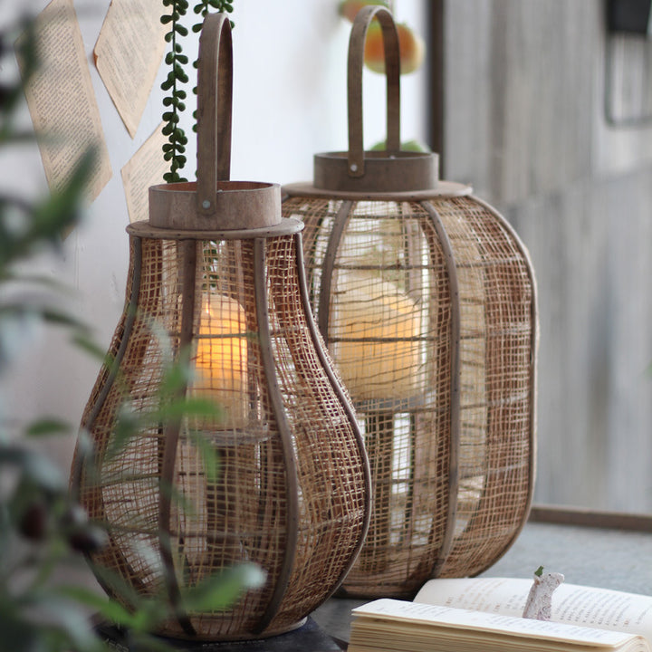 Rustic lantern made of braided natural material Kalsten