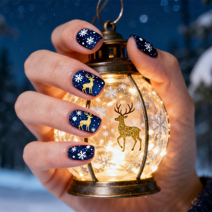 Artificial nail set with festive snowflake design Kalsten