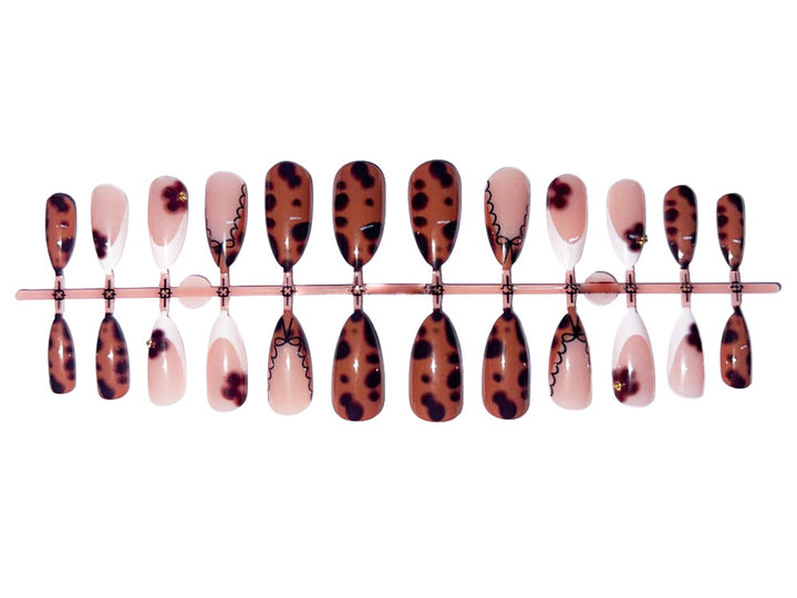 Artificial nail set with elegant spot design Kalsten