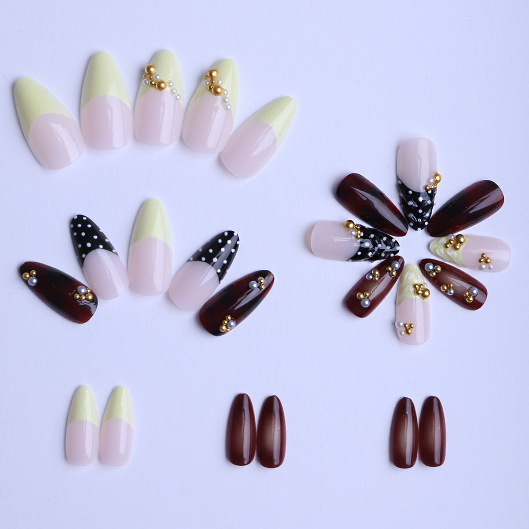 Artistic fingernails with gold applications Kalsten