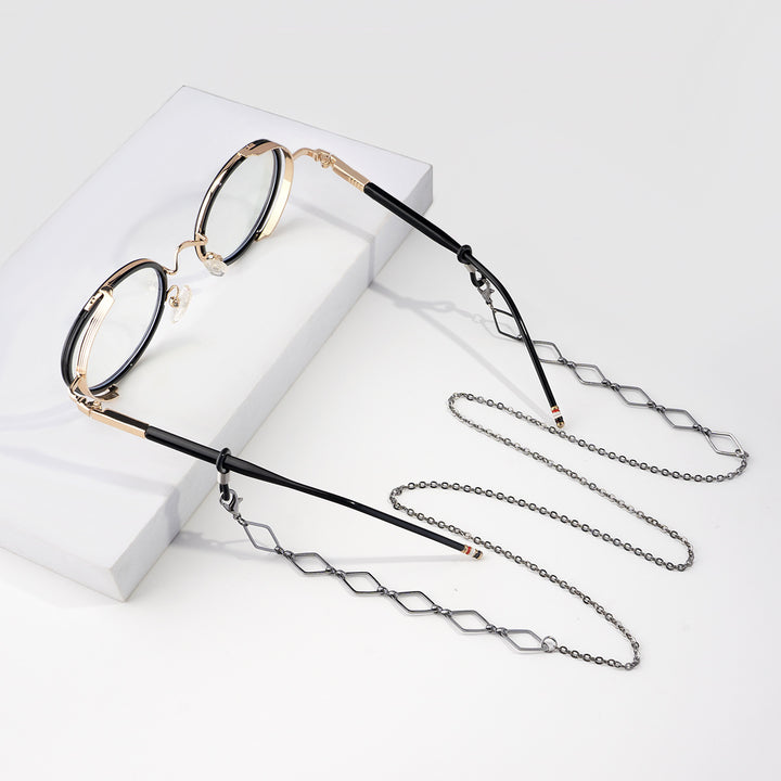Fashion-Forward Eyewear Chain Kalsten