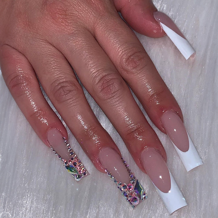 Nail set with glamorous rhinestone details Kalsten