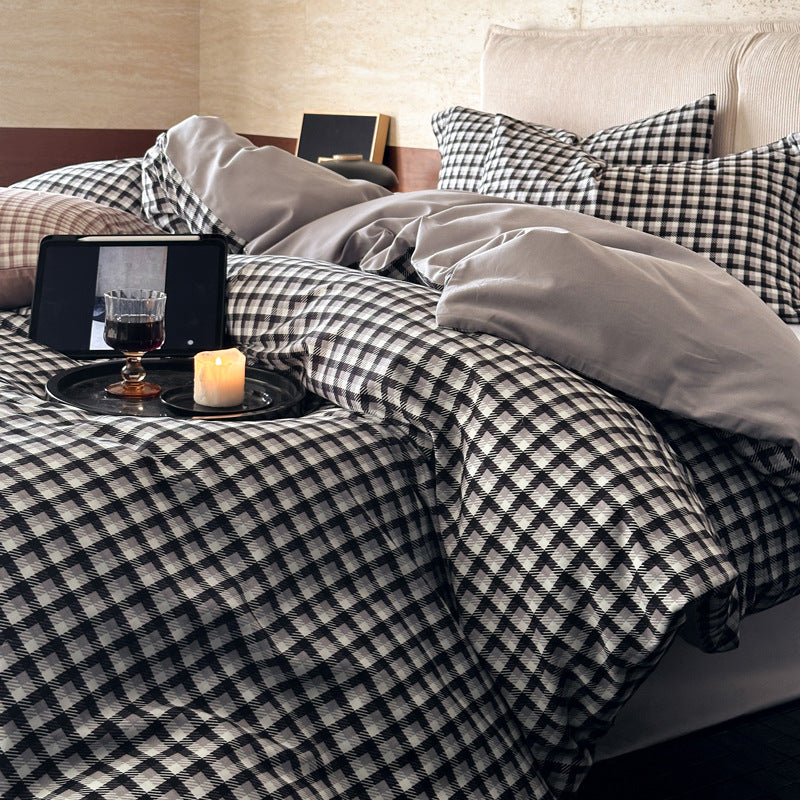 Houndstooth bedding set with reversible duvet cover and fine cotton blend