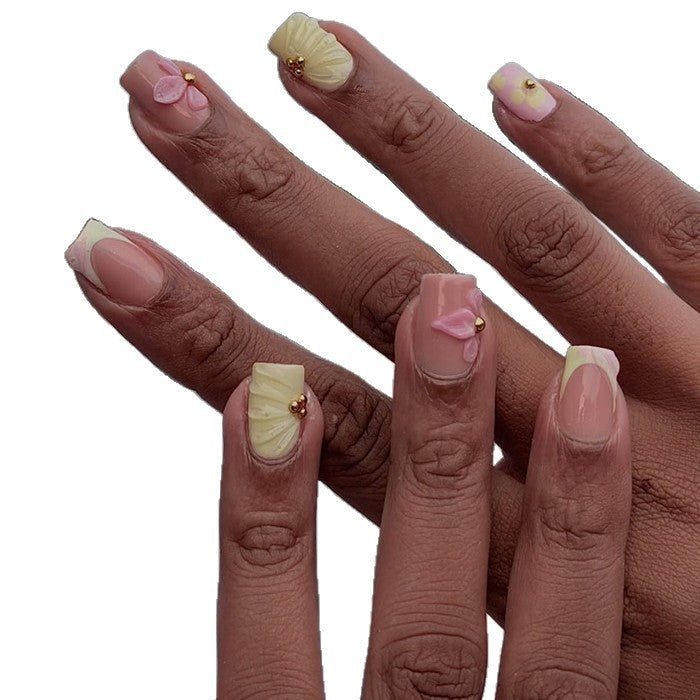 Artistic Flower-Embellished Press-On Nail Set Kalsten