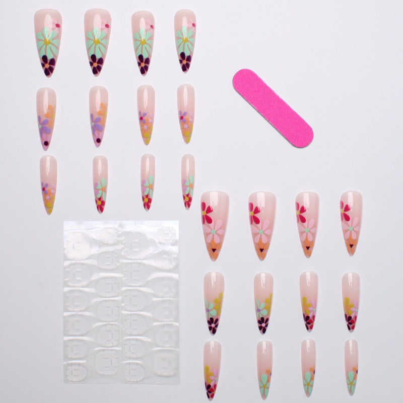 Nail art with floral patterns Kalsten