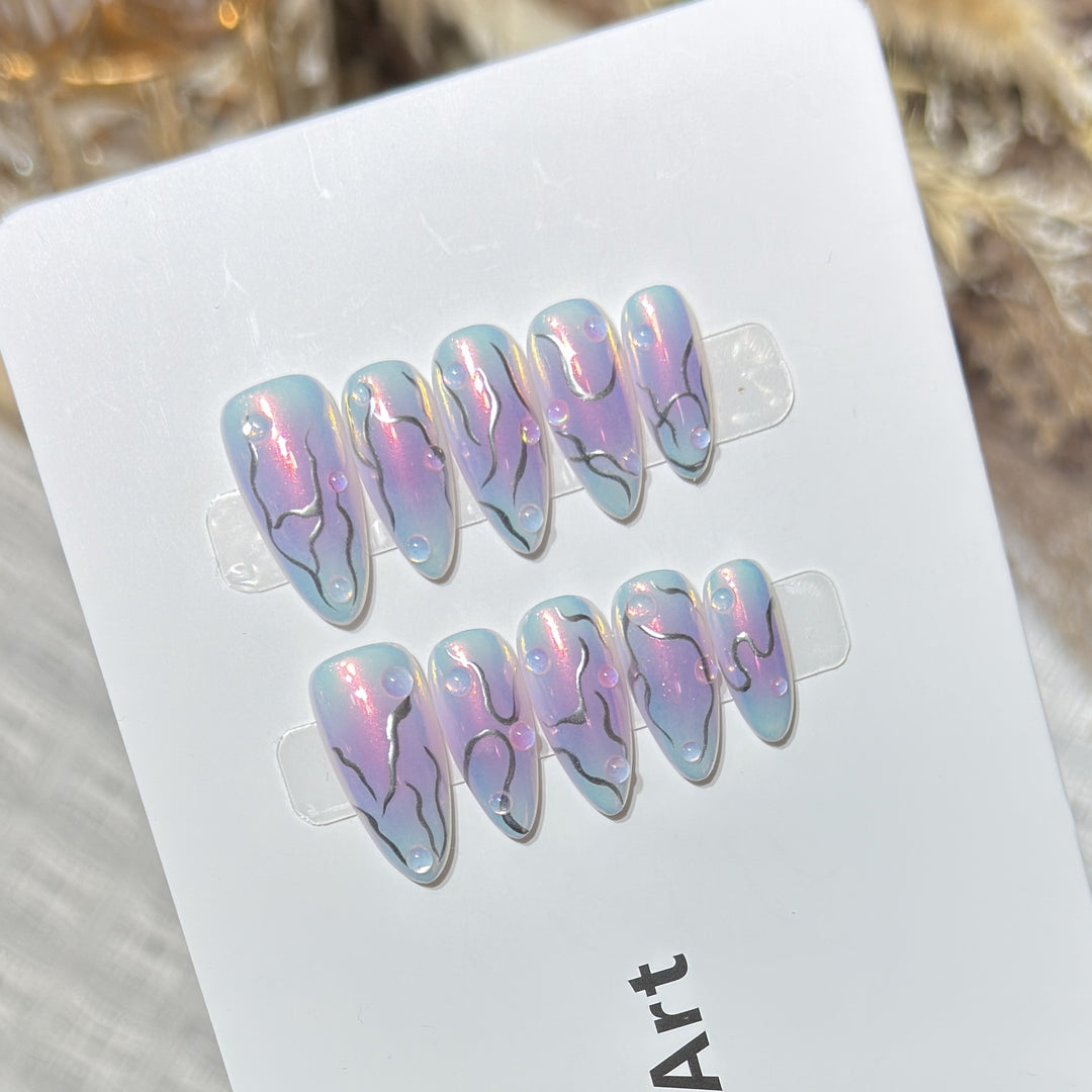 Iridescent Press-On Nail Set Kalsten