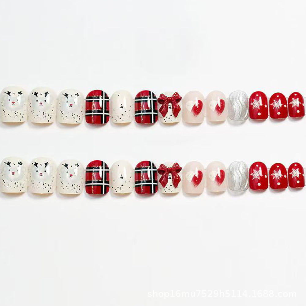 Festive Holiday-Themed Press-On Nails Kalsten