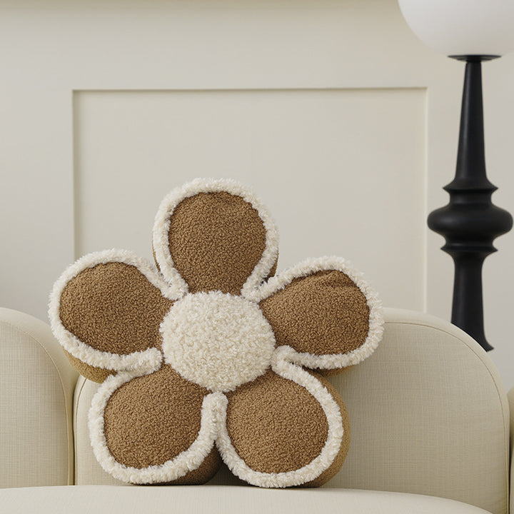 Flower-shaped bouclé rug floral cozy carpet