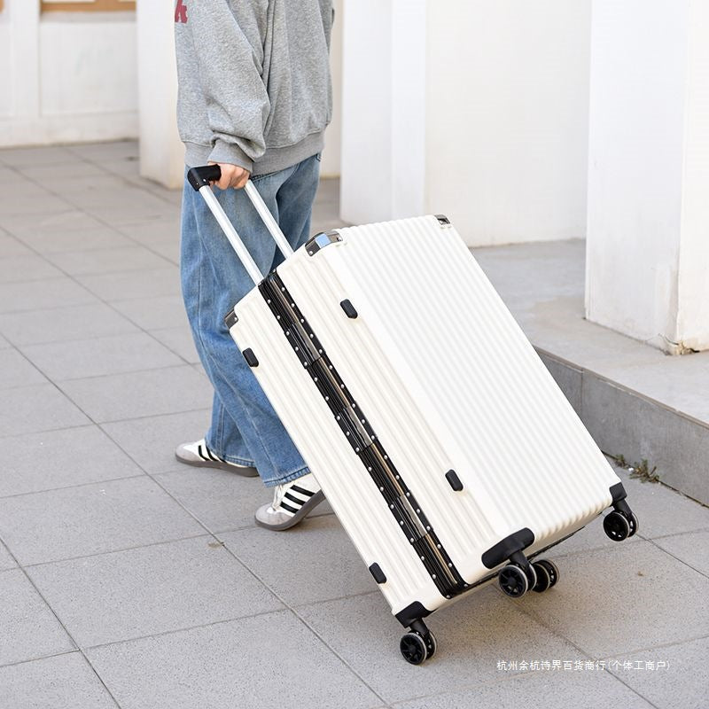 Hard-shell suitcase with integrated combination lock and silent wheels Kalsten