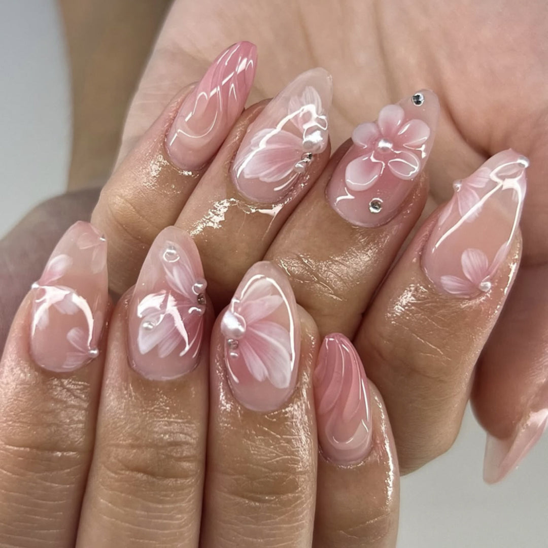 Artistic Nail Extensions with Floral Design Kalsten