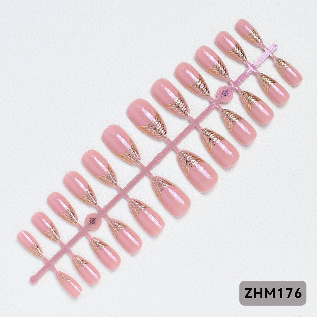 Elegant Press-On Nail Tips with Gold Detailing Kalsten